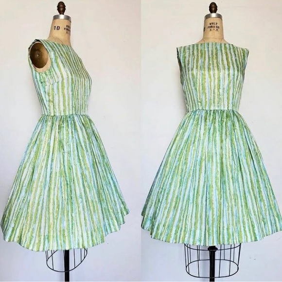 American Vintage Dresses & Skirts - Green Vintage 50’s dress